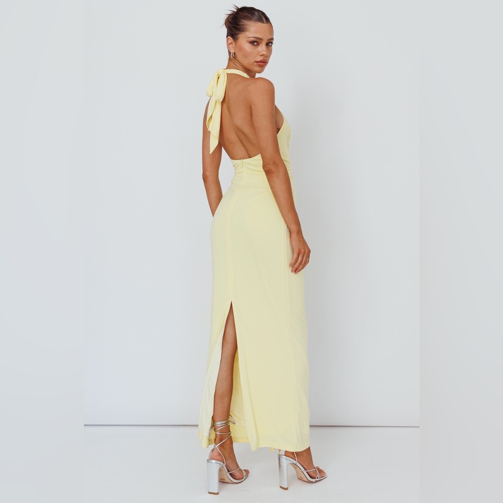 $89 retail Selfie Leslie Yellow halter Maxi Dress - Picture 2 of 4